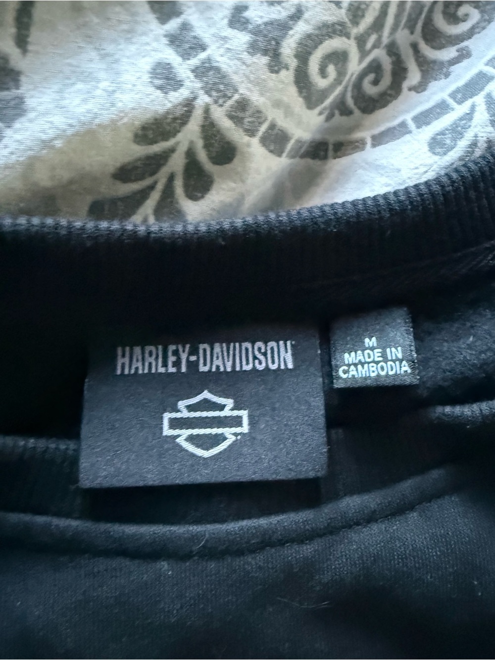 Women’s Harley-Davidson Black Crewneck with Orange-Outlined Logo camo. M - Picture 2 of 5